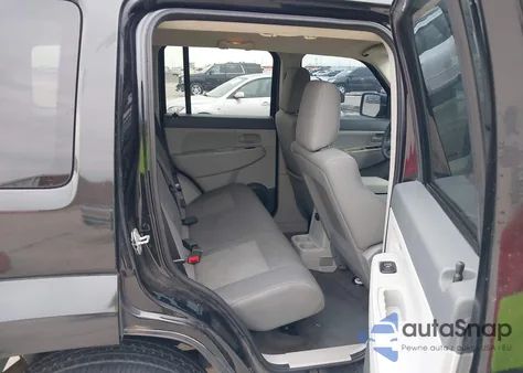 2008 Jeep Liberty Sport из США, поврежденный, VIN 1J8GP28K78W134159